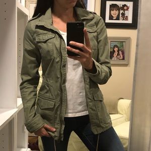 DIVIDED army green utility jacket